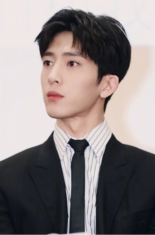 今日份心动男孩井柏然图片 中国男明星帅哥图片