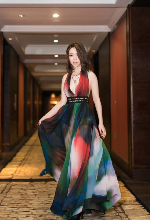 中国美女图片 香港女歌手邓紫棋图片