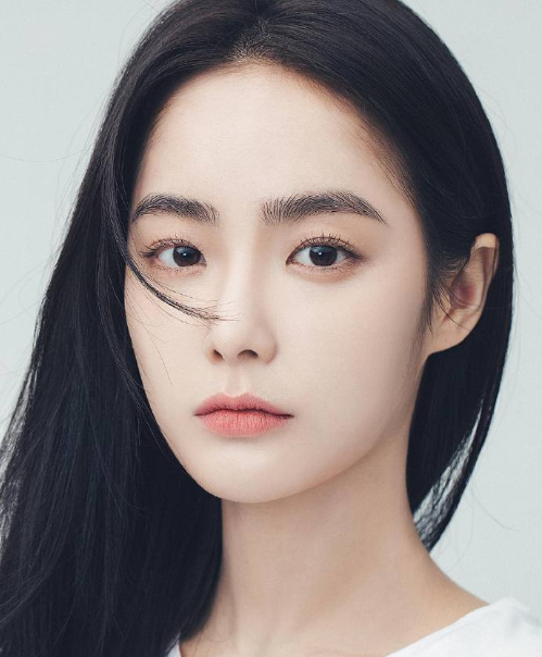韩国美女图片 整容模板高允真图片