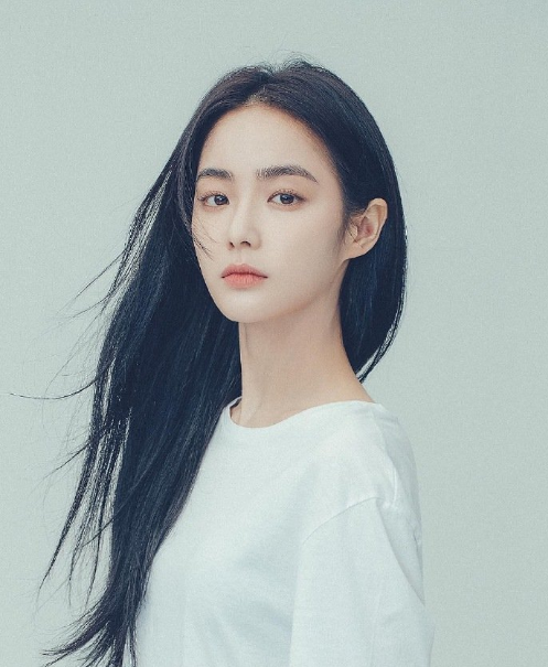 韩国美女图片 整容模板高允真图片