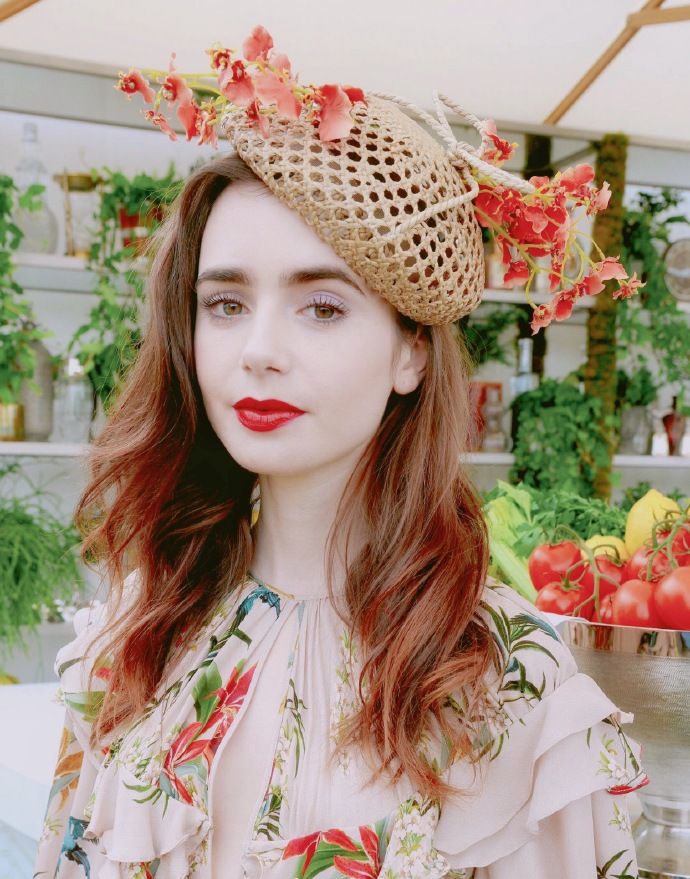 英国美女图片 复古美女Lily Collins图片