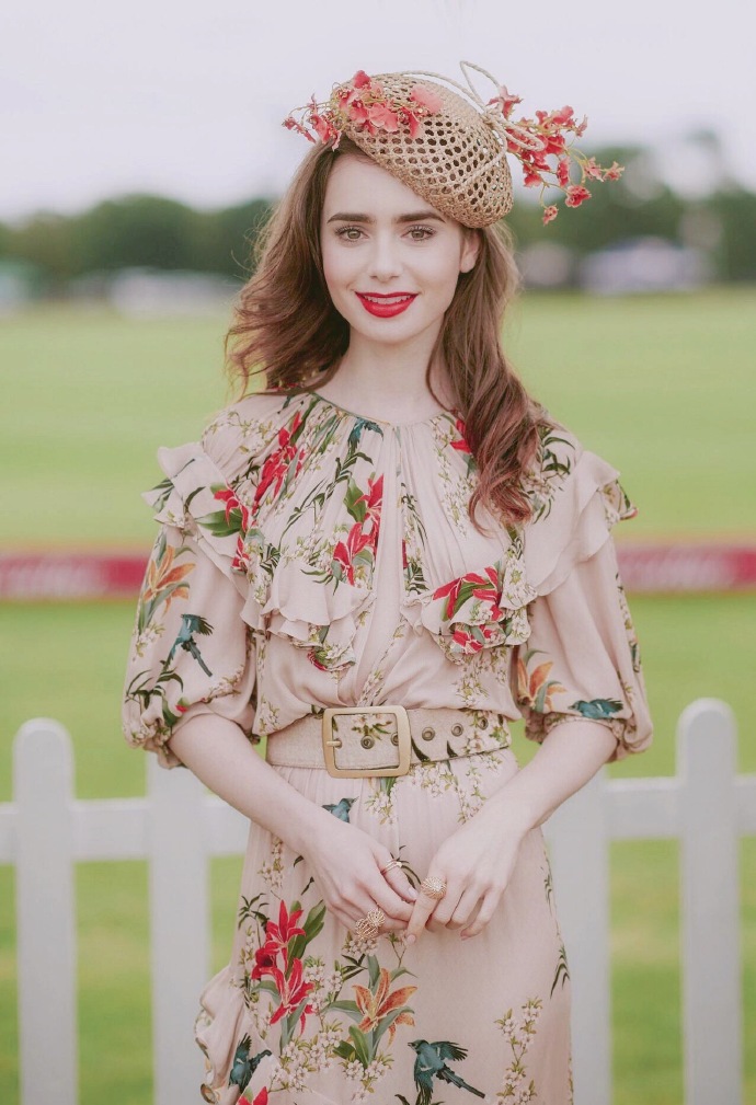 英国美女图片 复古美女Lily Collins图片