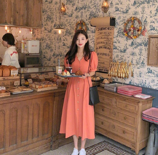知性美女图片夏日出游轻熟搭