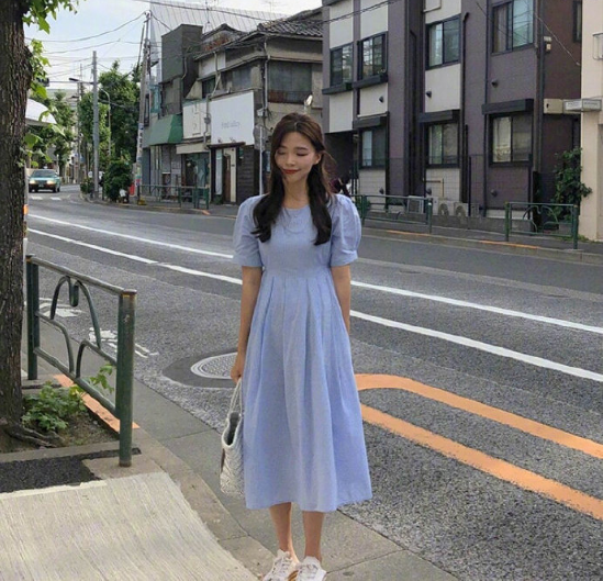 知性美女图片夏日出游轻熟搭