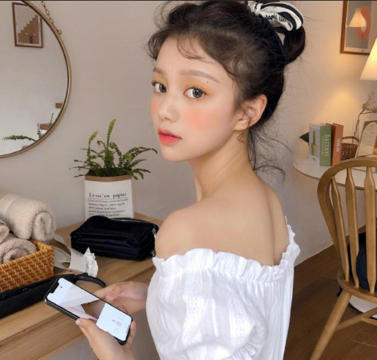 卷发发型图片 好看的卷发美女图片
