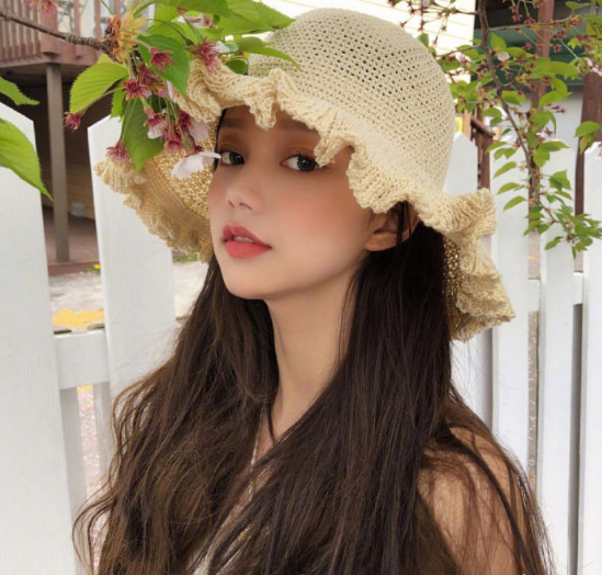 卷发发型图片 好看的卷发美女图片