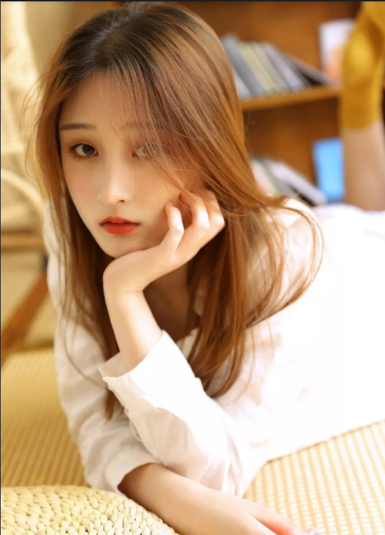 棕色发丝宅男女神图片 清纯美女图片