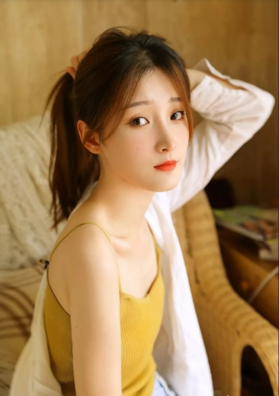 棕色发丝宅男女神图片 清纯美女图片