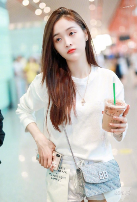 火箭少女101吴宣仪清新甜美美女图片