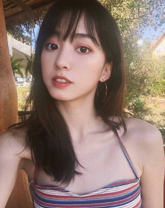 好看的大眼美女图片 大眼睛女孩自拍照图片