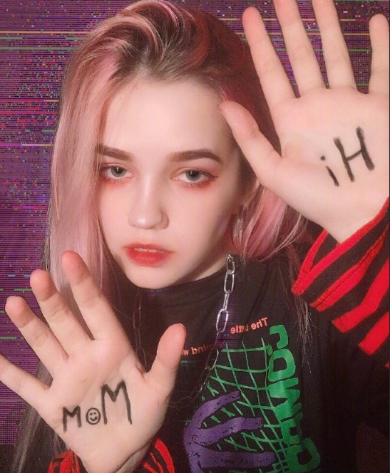 俄罗斯美少女ghostbaby红色头发漫画系自拍照图片