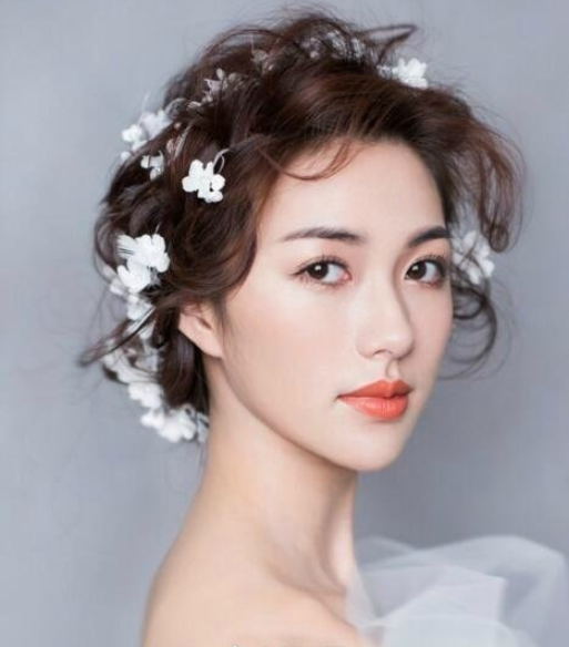 梦想着有天为你穿上白婚纱新娘发型图片