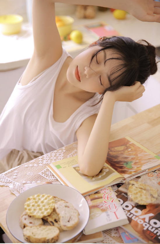 清纯美女图片 丸子头mm张迪鹿白嫩写真图片