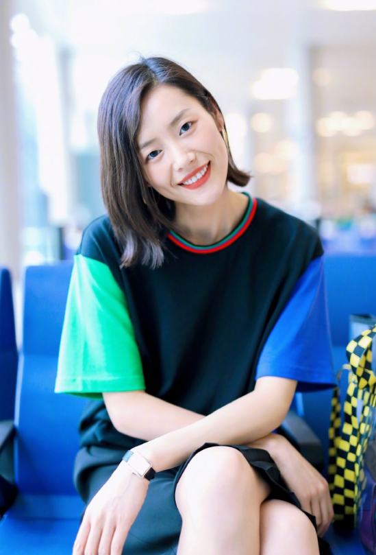 中国美女图片 中性运动风装扮的超模刘雯图片