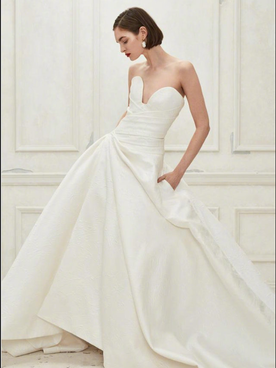 Oscar de la Renta2019秋冬婚纱图片