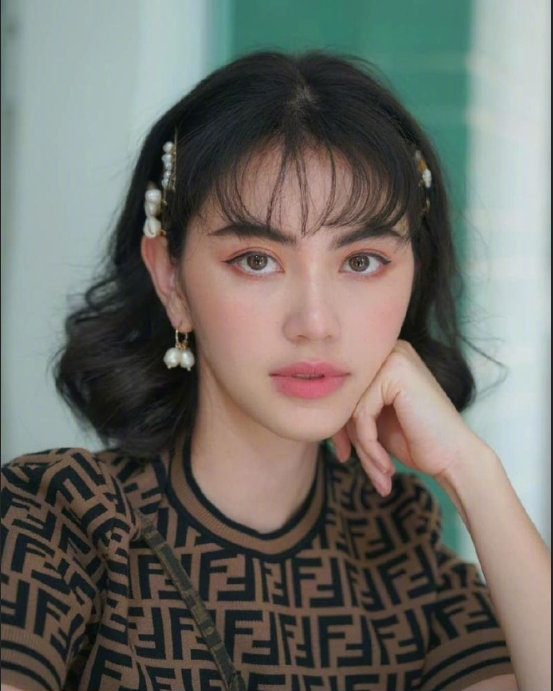 泰国美女图片 比利时混血美女Mai Davika图片