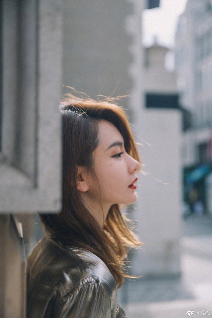中国美女图片 内地女明星戚薇现身2019温网活动图