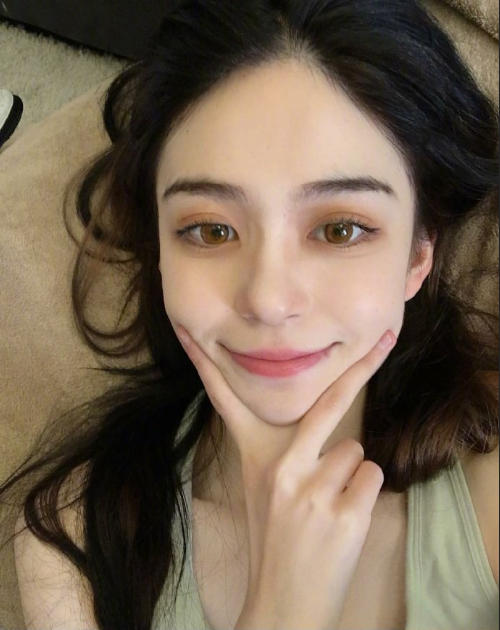 中俄混血美女Nadia Bean自拍照图片