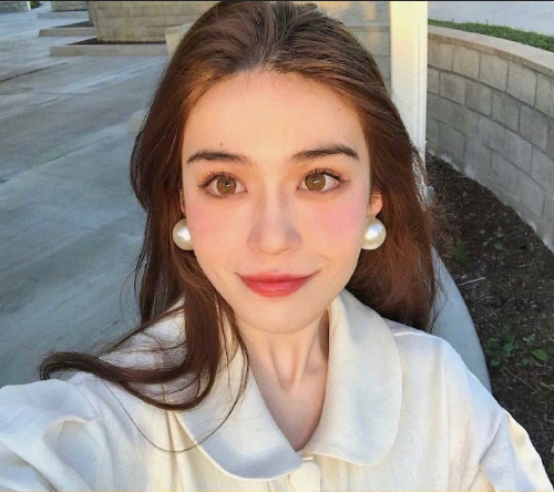 中俄混血美女Nadia Bean自拍照图片