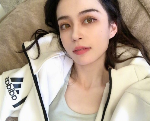 中俄混血美女Nadia Bean自拍照图片