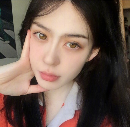 中俄混血美女Nadia Bean自拍照图片