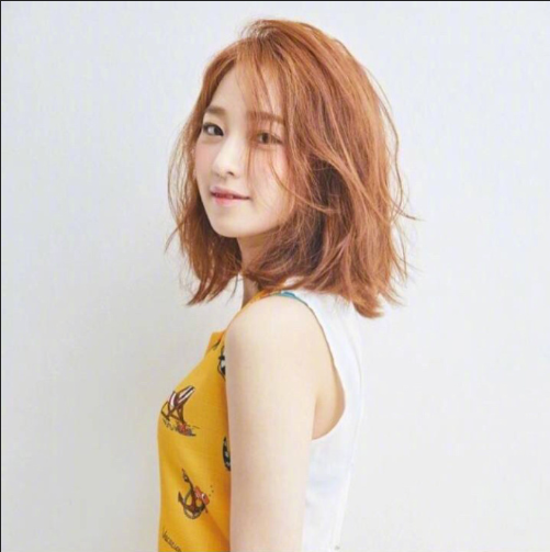 夏日美女显瘦短发发型图片