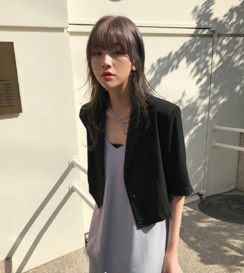 可盐可甜的酷女孩日常私服街拍