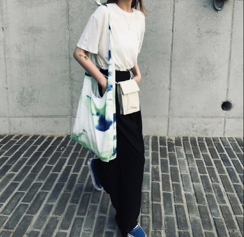 可盐可甜的酷女孩日常私服街拍