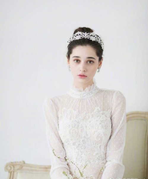 俄罗斯美女图片 美女模特Katya Chertykova新娘装图片