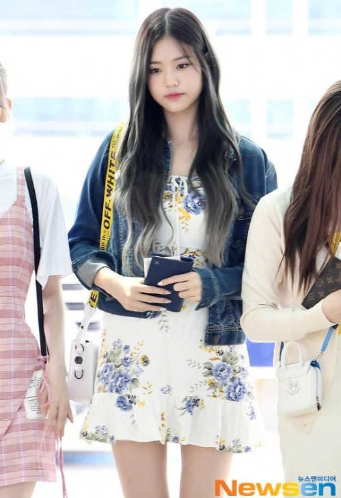 韩国美女图片 15岁少女张元英图片
