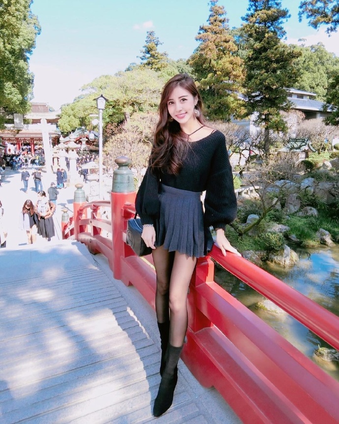 丝袜美女图片 虎航美女空姐瑞塔儿图片