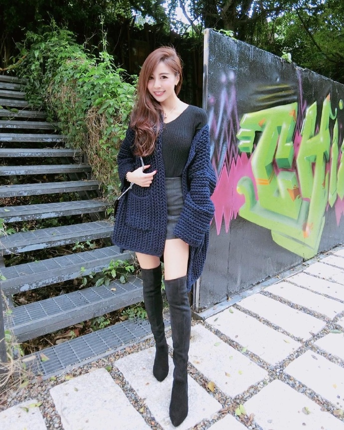 丝袜美女图片 虎航美女空姐瑞塔儿图片