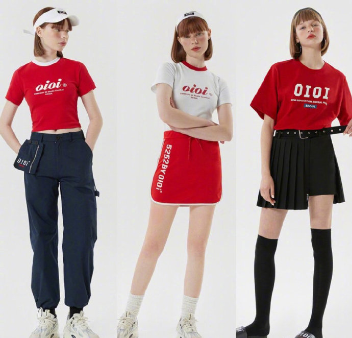清纯美女图片 鬼马小精灵简约色彩搭配的时尚感