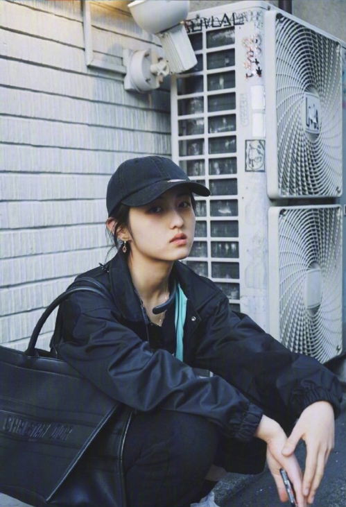 中国美女图片 00后美女明星张子枫妹妹胶片生活