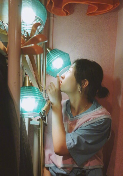 中国美女图片 00后美女明星张子枫妹妹胶片生活