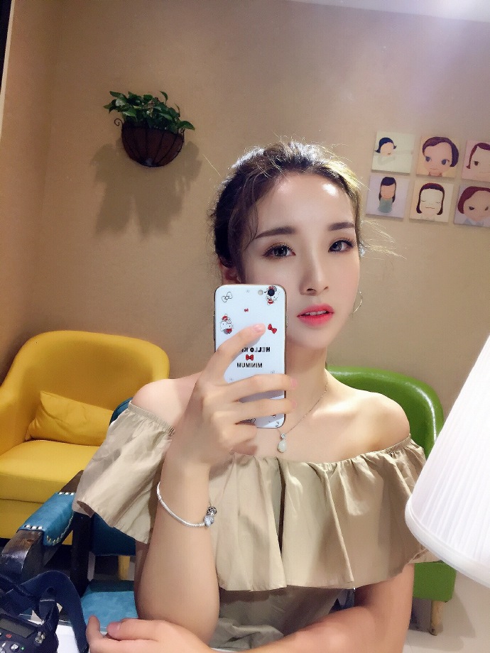 妥妥的清新美女自拍照图片