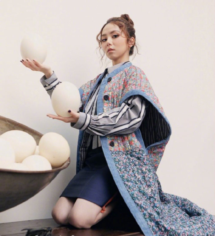 香港美女图片 香港女歌手邓紫棋《Marie Claire》封