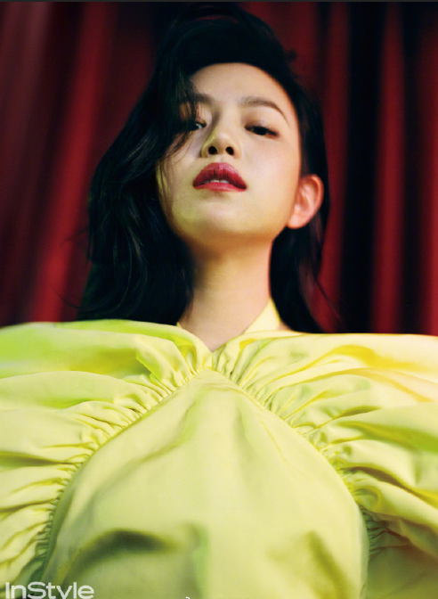 台湾美女图片 女明星陈妍希草莓亮片裙杂志图片