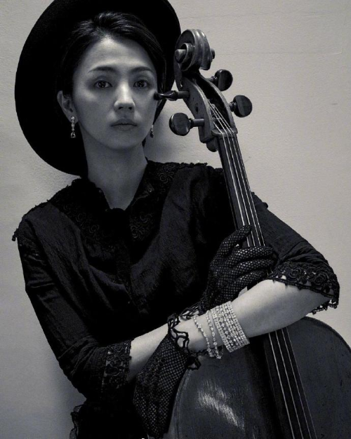 日本美女图片 女明星满岛光《Madame Figaro》封面图