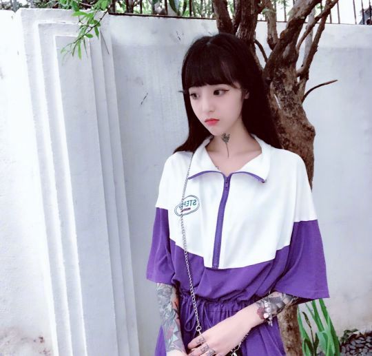 大花臂纹身美女图片 美女自拍照图片