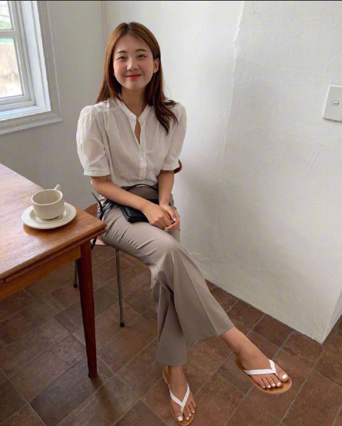 圆脸妹子图 休闲随性韩系穿搭范本