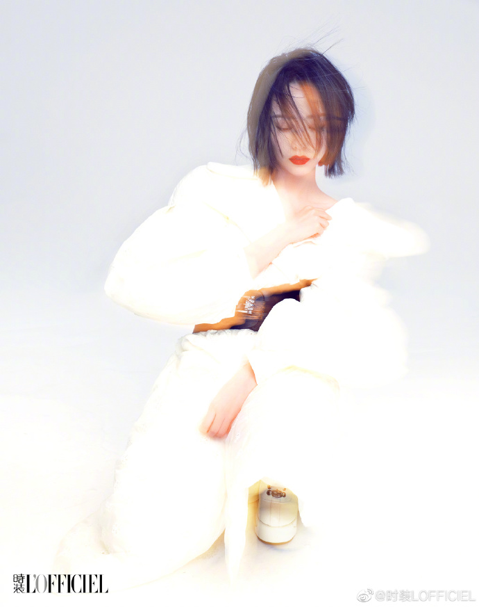 四川美女图片 短发姑娘张靓颖《时装L'OFFICIEL》红