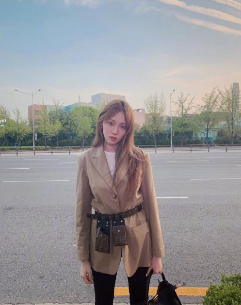韩国美女图片 韩国女明星李圣经私服穿搭图片