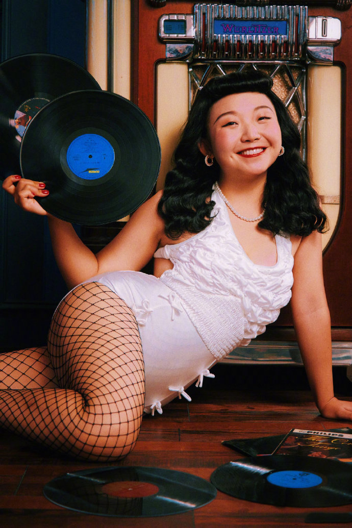 内地女明星辣目洋子图片