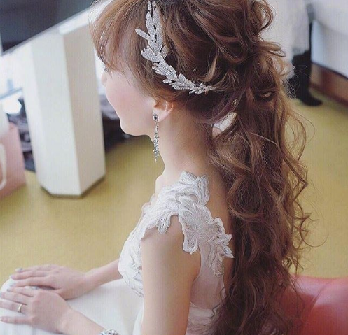婚礼新娘发型图片 从头美到脚