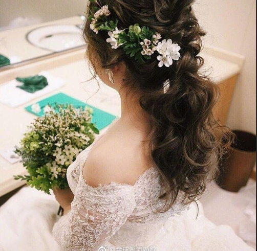 婚礼新娘发型图片 从头美到脚