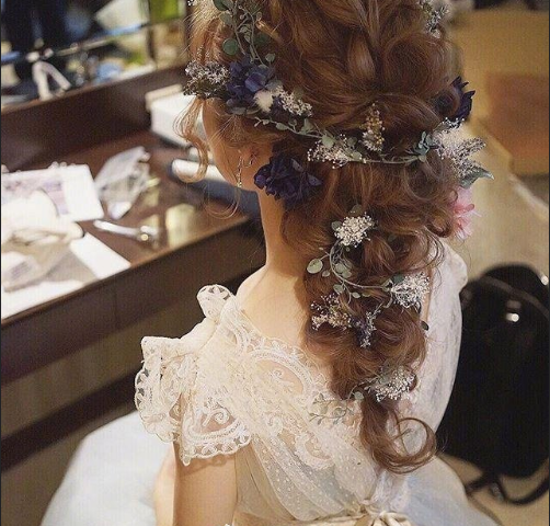 婚礼新娘发型图片 从头美到脚