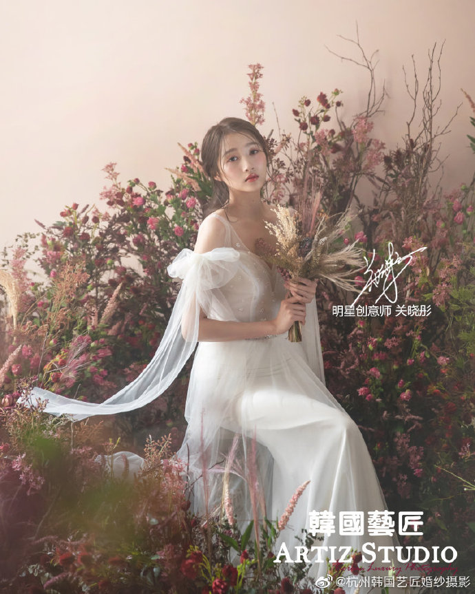 中国美女图片 女明星关晓彤婚纱图片