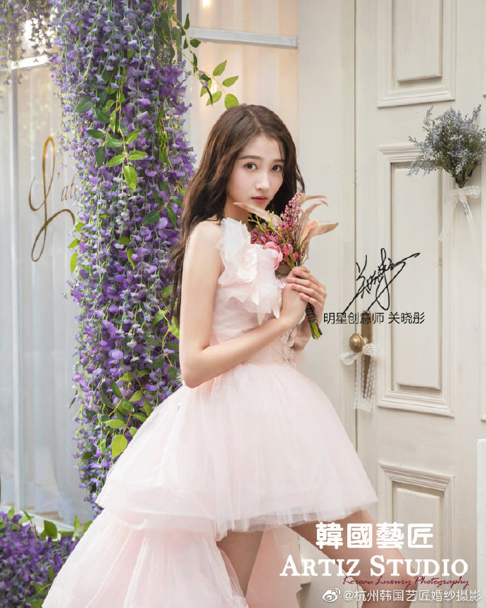 中国美女图片 女明星关晓彤婚纱图片