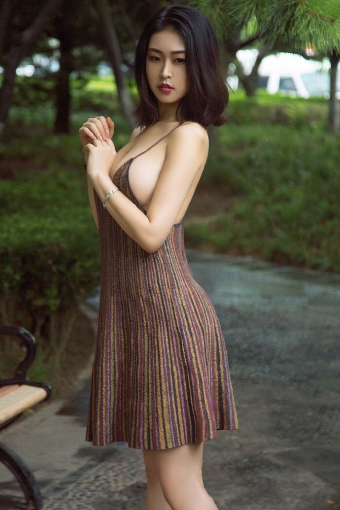 高冷女神图片 美胸大的美女图片